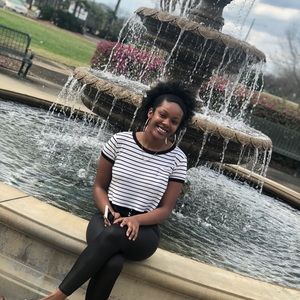 Meet your Posher, Jakisha